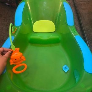 Baby bathtub